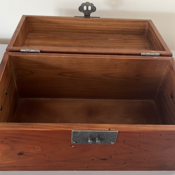 Dresser Top Wooden Box - Picture 6 of 8